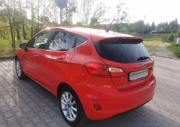 Ford Fiesta cena 38890 przebieg: 120700, rok produkcji 2017 z Złotoryja małe 497